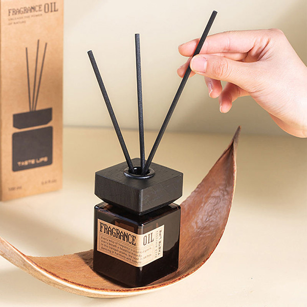 Hot Sales 100ml Reed Diffuser Luxury Home Fragrance Square Glass Reed Diffuser for Decoration