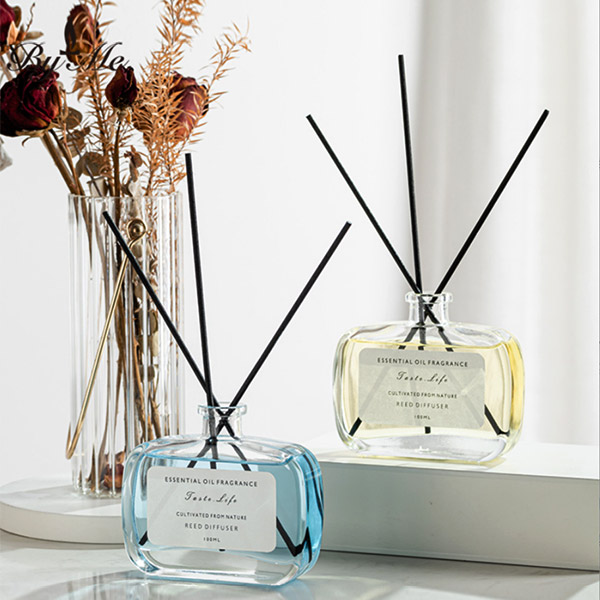 Wholesale Custom 100ml Square Luxury Diffuser Bottle Black Empty Reed Diffuser Glass Bottle With Lids