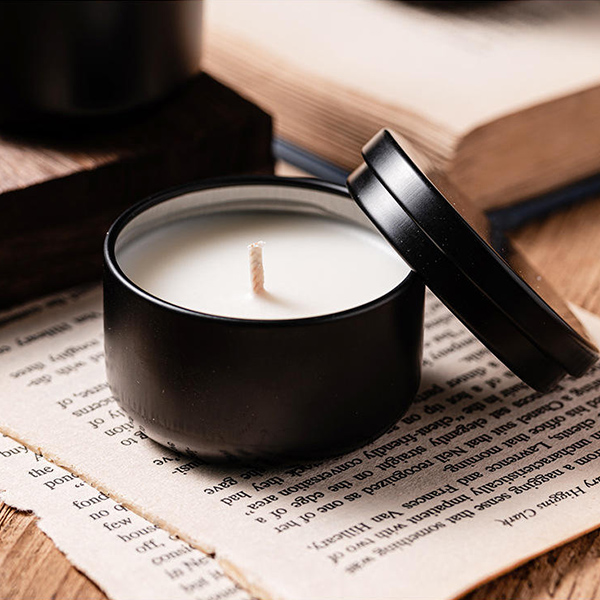 Travel Size 40g Soy Wax Aromatherapy Candle Handmade Modern Style Mini Essential Oil Candle Black Tin Scented Candle